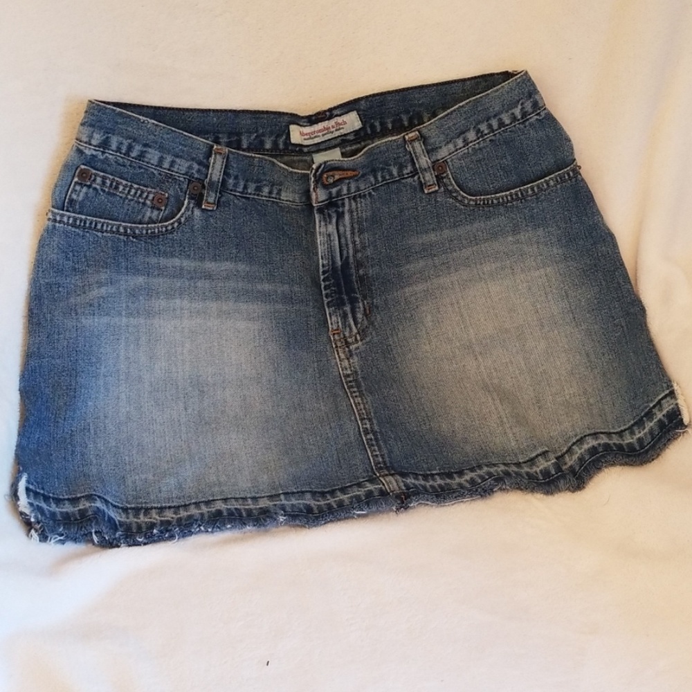 Mini denim skirt Size 6 EUC